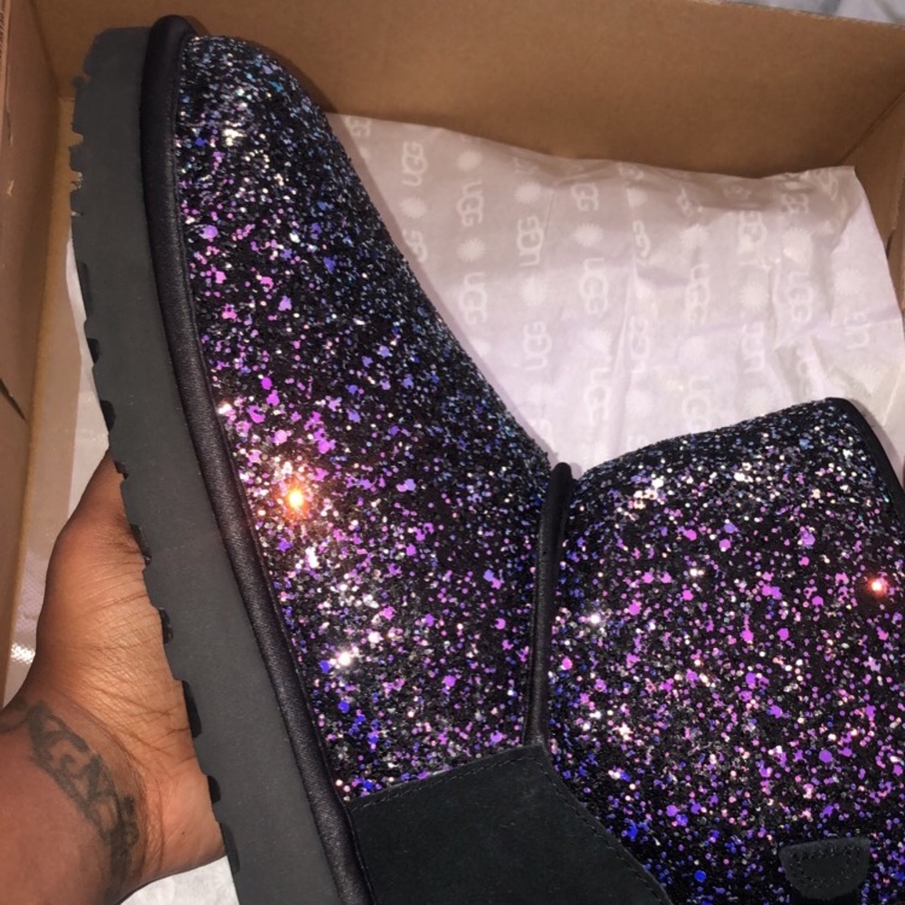 Cosmo Bow Uggs